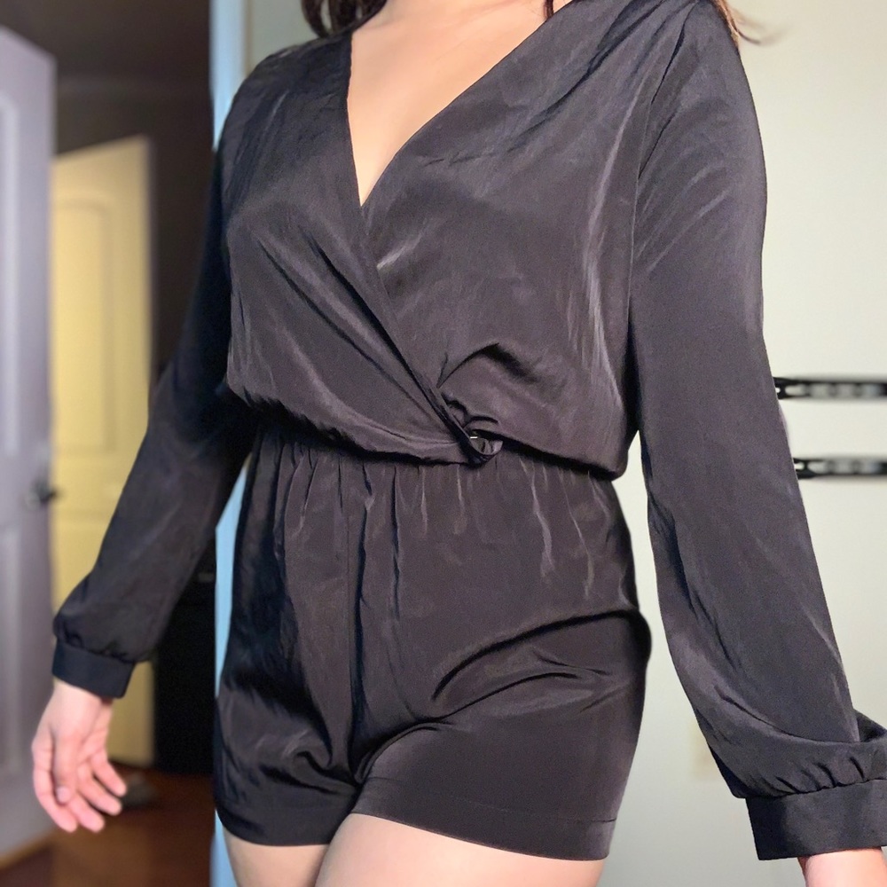 BLACK LONG SLEEVE ROMPER